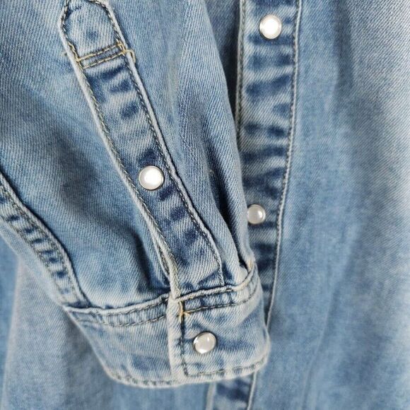 Racing Skull Denim Shirt Mens Size XS Blue Pearl Snap Buttons Point Fuel Speed - Picture 6 of 9